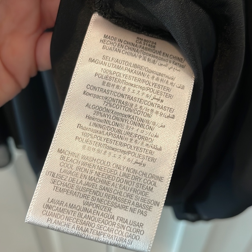 LIKE NEW BCBGeneration Dress Size 2 - Picture 8 of 10